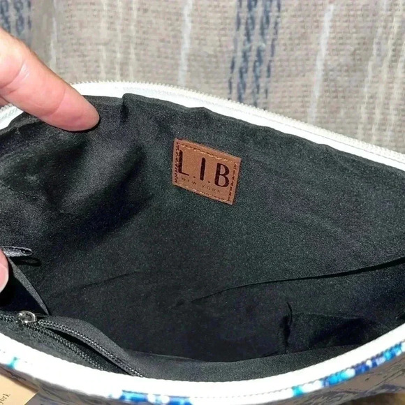 LIB New York Cross Body Bag NWT - Picture 3 of 5